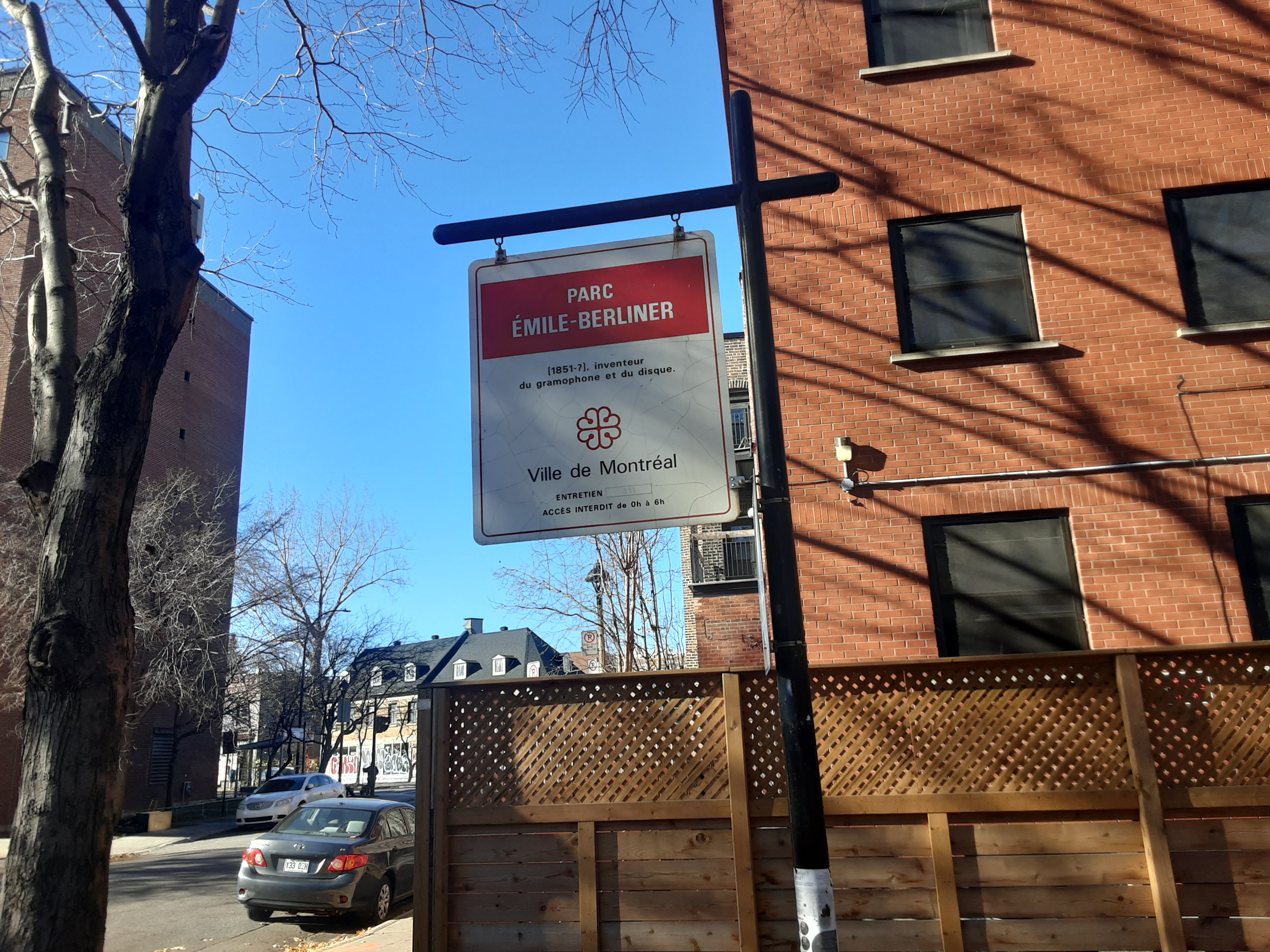 Enseigne officielle du Parc Émile-Berliner, Ville de Montréal, Saint-Henri